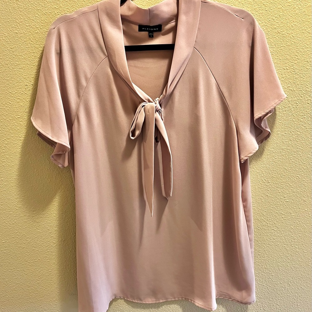 Flowy tie neck blouse